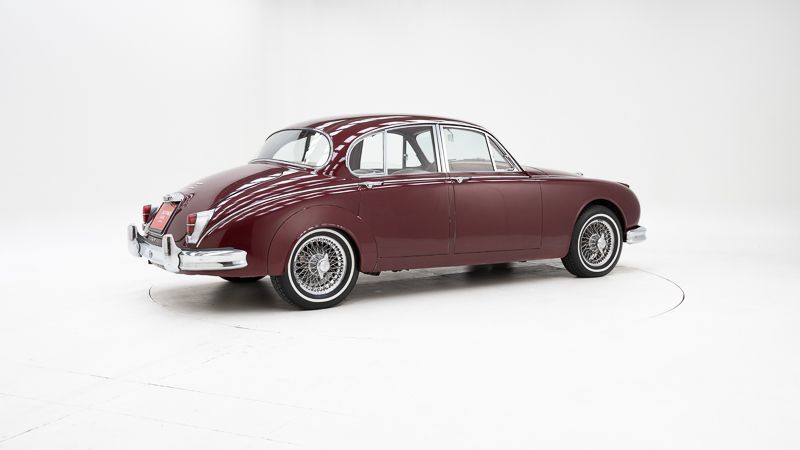 Jaguar MKII 3