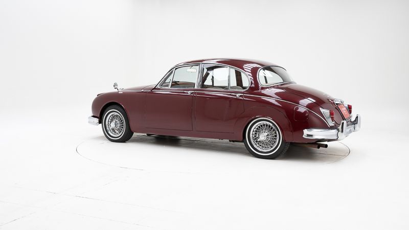 Jaguar MKII 4