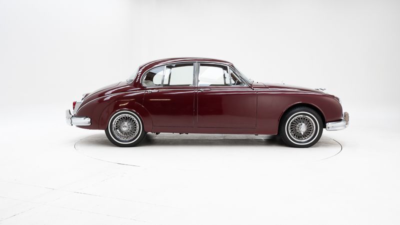 Jaguar MKII 6
