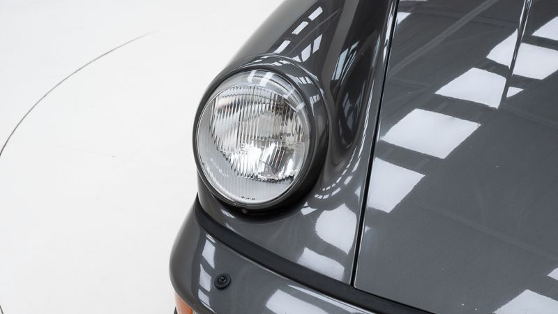 Porsche 911 964 Carrera 2 11