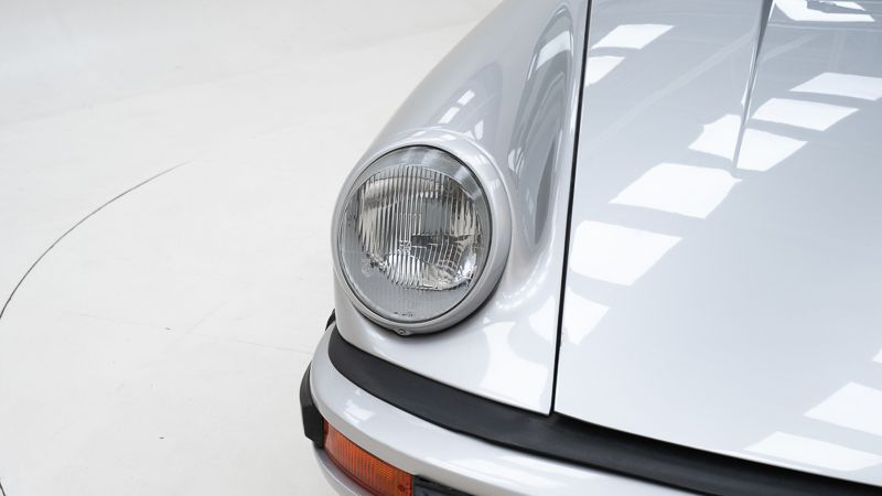 Porsche 911 3.0 SC Targa 11