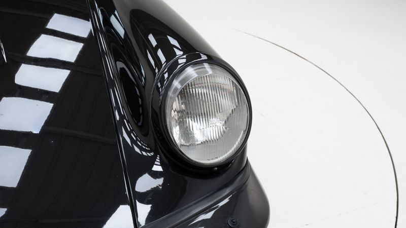 Porsche 911 964 Carrera 4 12
