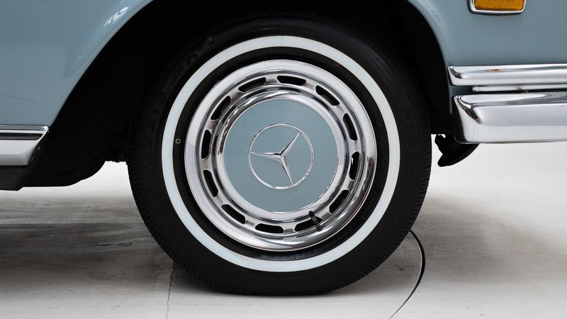 Mercedes-Benz 280 SE 12