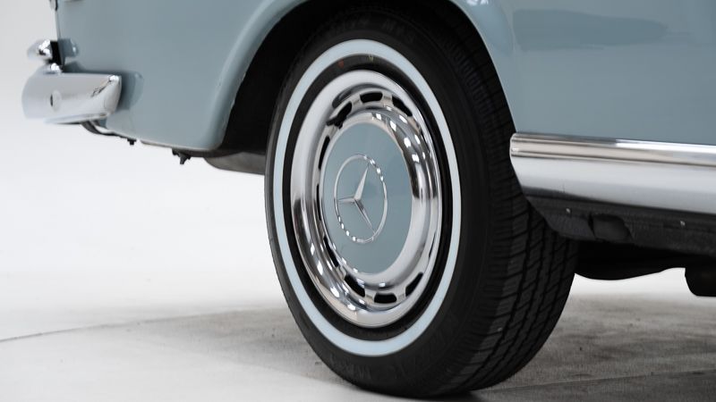 Mercedes-Benz 280 SE 18