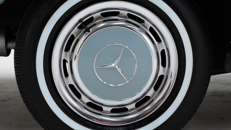 Mercedes-Benz 280 SE 21
