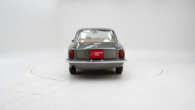 Alfa Romeo 2000 Sprint 8