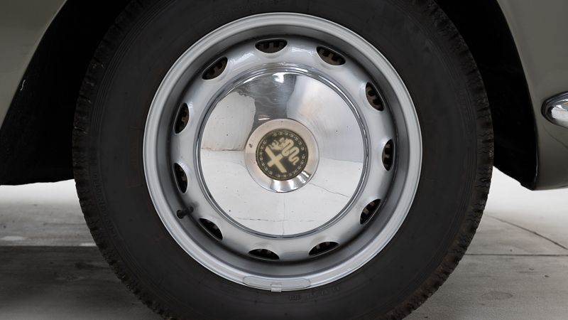 Alfa Romeo 2000 Sprint 12