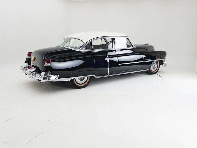 Cadillac Fleetwood Series 62 Sedan 3