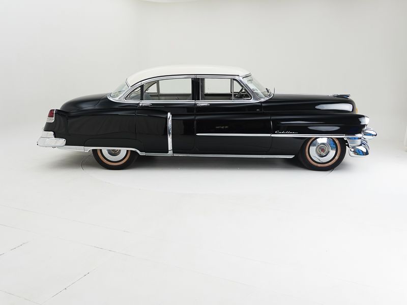 Cadillac Fleetwood Series 62 Sedan 7