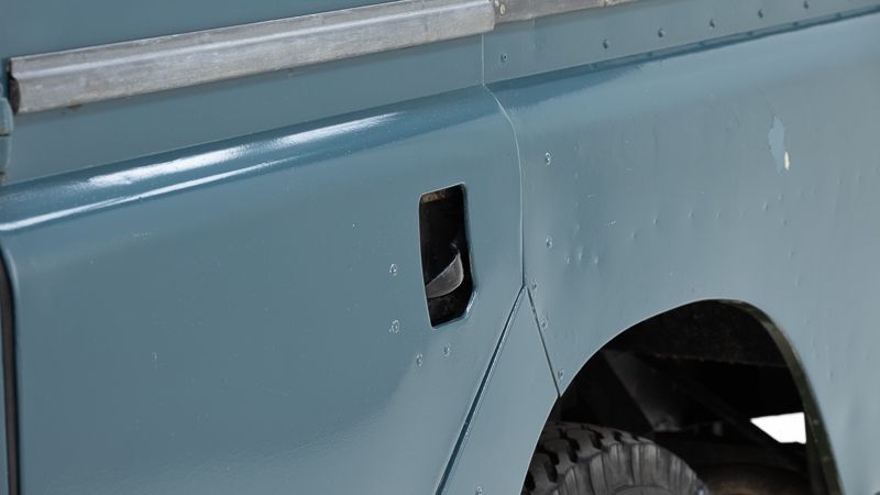 Series II a 109 Dormobile 7