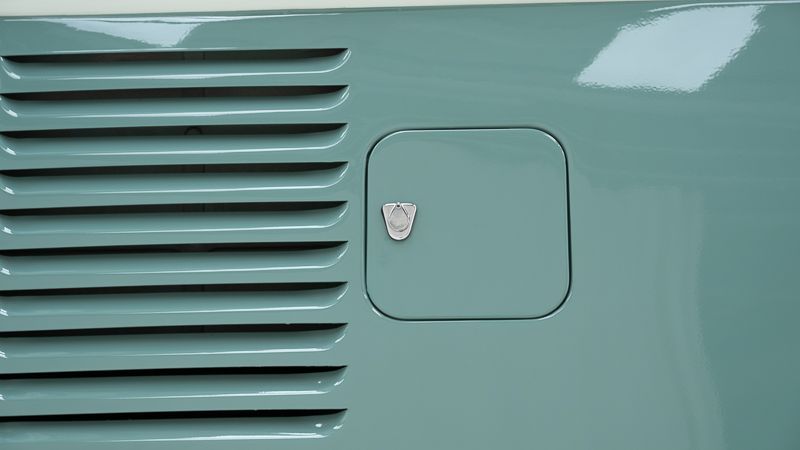Volkswagen T1 Kombi 21 Windows 21