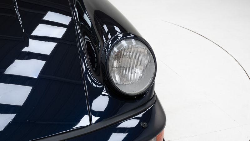 Porsche 911 964 Carrera 4 12