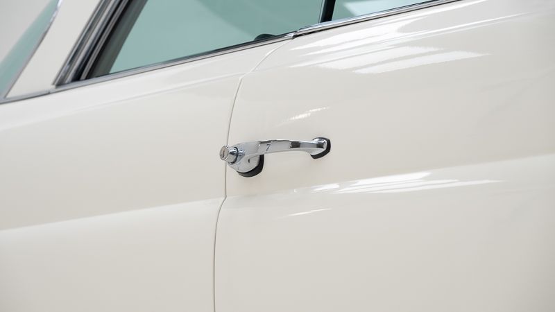 Mercedes-Benz 280 SE 16