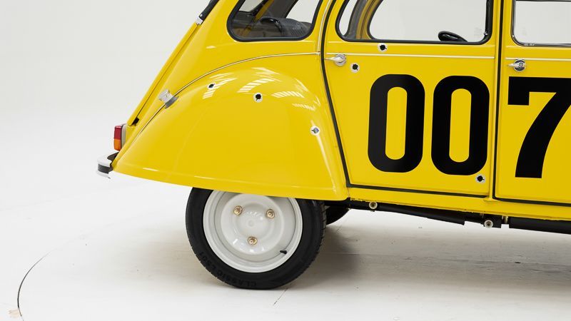 2CV 6 James Bond 007 12