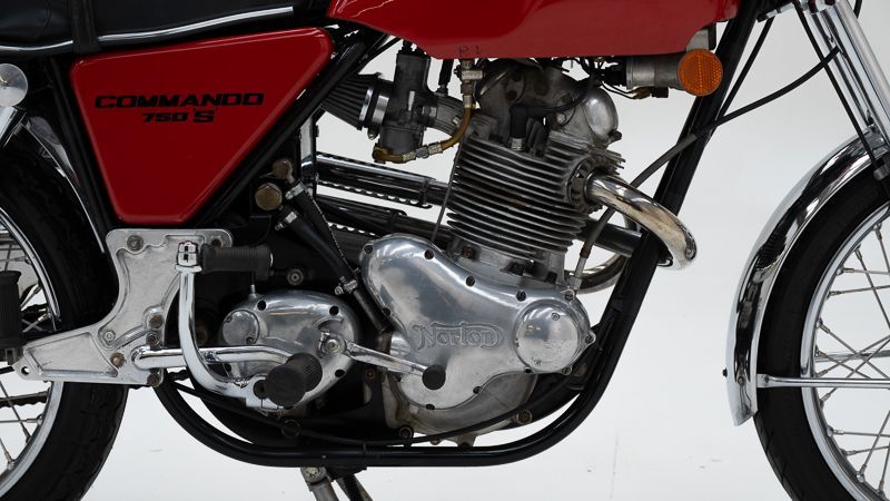 Commando 750 S 15