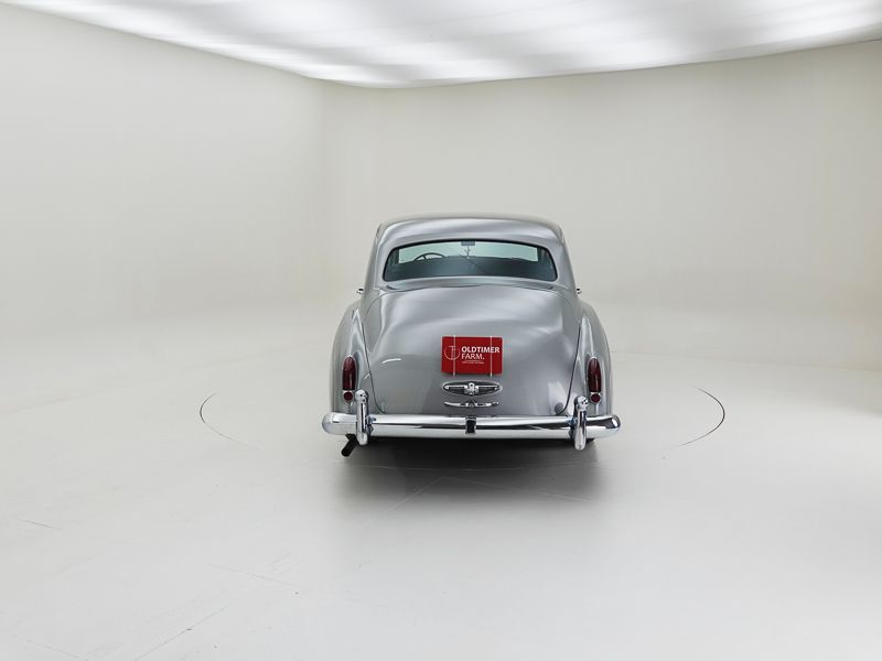 Rolls-Royce Silver Cloud II 8