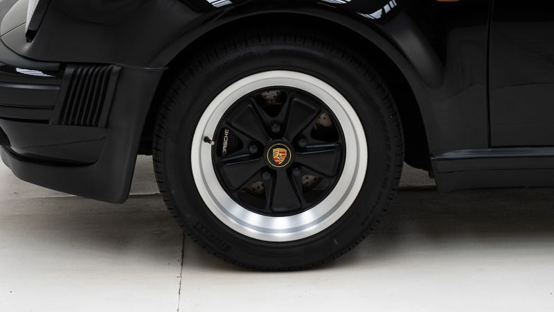 Porsche 911 930 Turbo 21