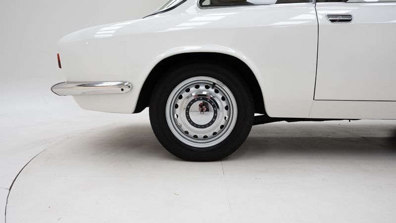 Alfa Romeo 1600 Giulia Sprint GT 17