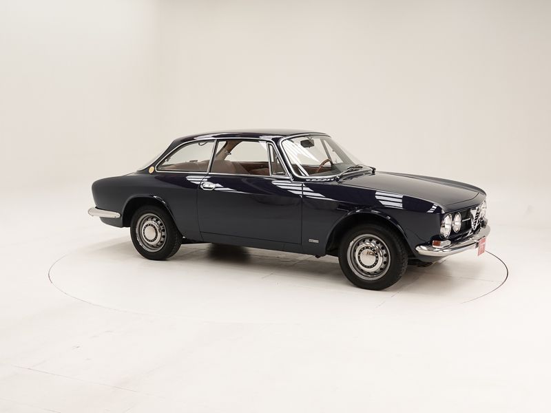 Alfa Romeo 1750 GT Veloce Bertone 4