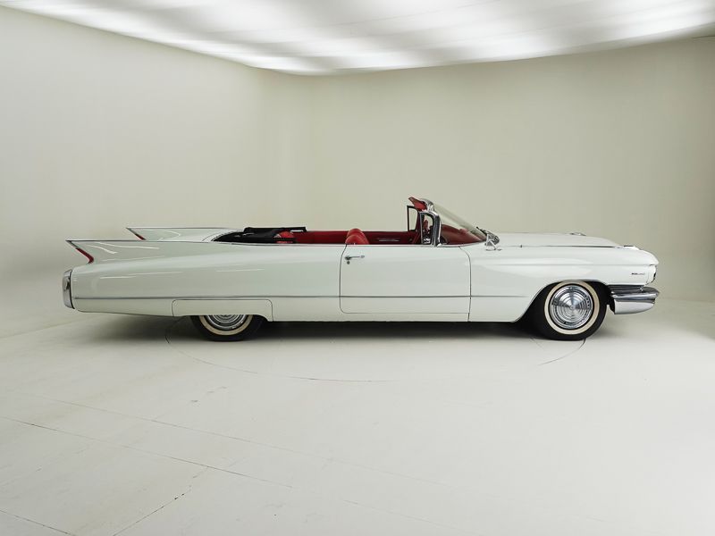 Cadillac 62 Convertible 10