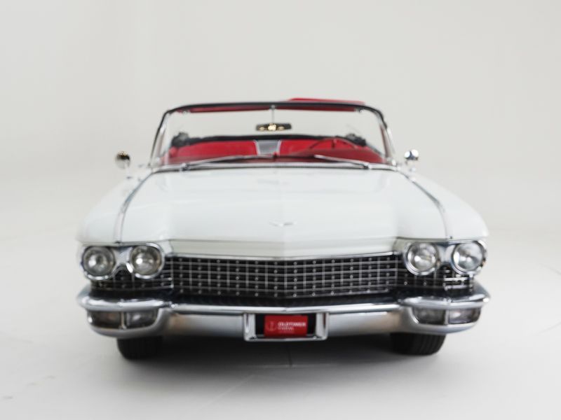 Cadillac 62 Convertible 11