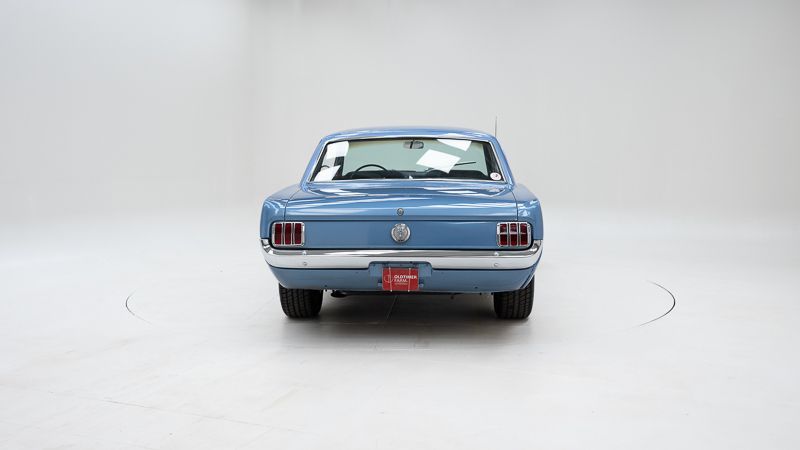 Ford Mustang Coupe V8 8