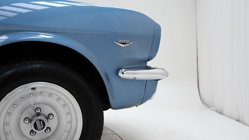 Ford Mustang Coupe V8 13
