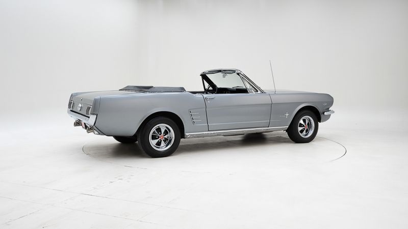 Ford Mustang Cabrio V8 3