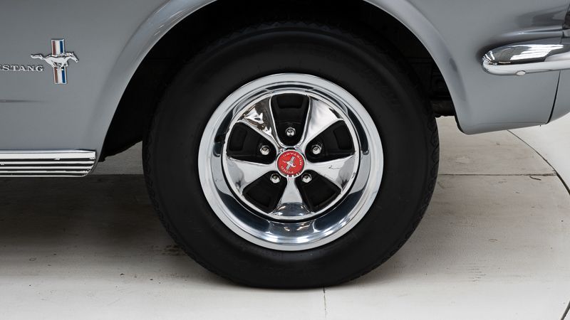 Ford Mustang Cabrio V8 12