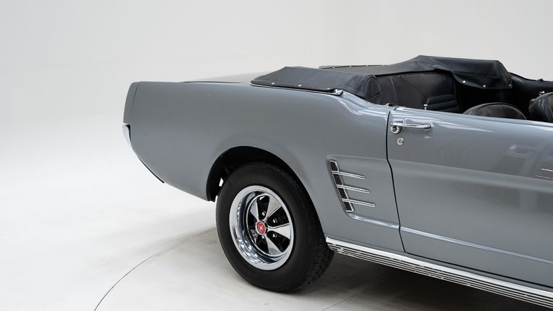 Ford Mustang Cabrio V8 18