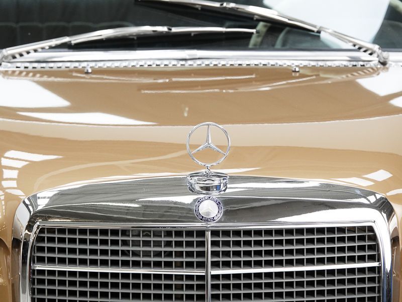 Mercedes-Benz 250 CE 20