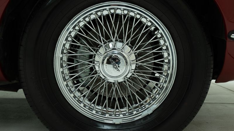 Jaguar E-Type Series 3 V12 12