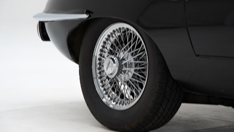 Jaguar E-type Series 2 4.2 16