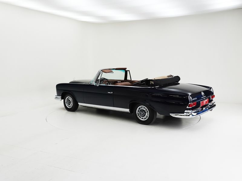 Mercedes-Benz 220 SE Cabriolet 4