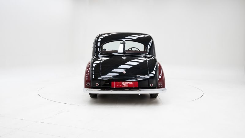 2 liter Saloon 8