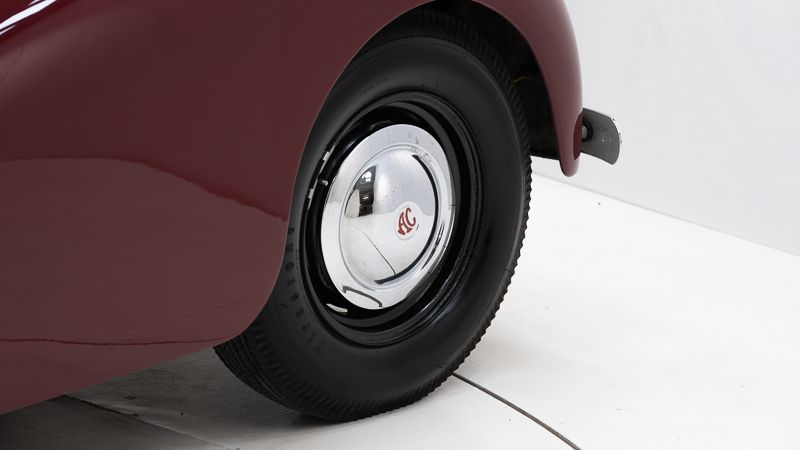 2 liter Saloon 21