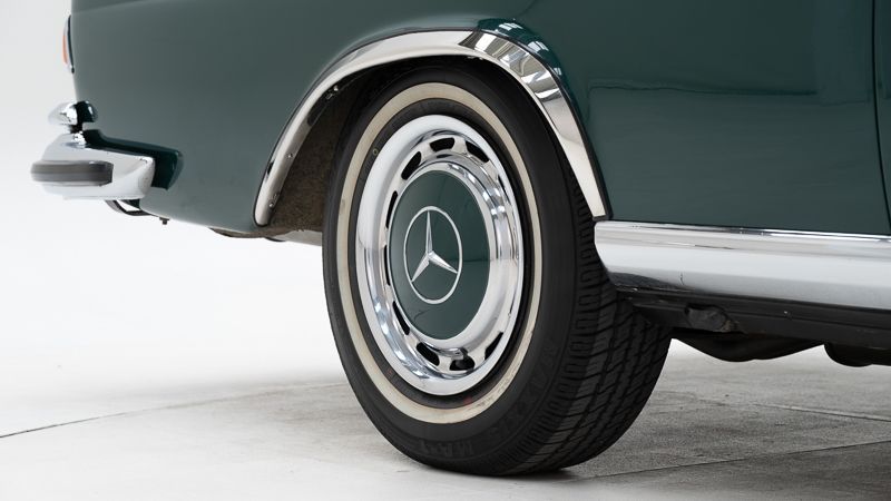 Mercedes-Benz 280 SE Cabriolet 18