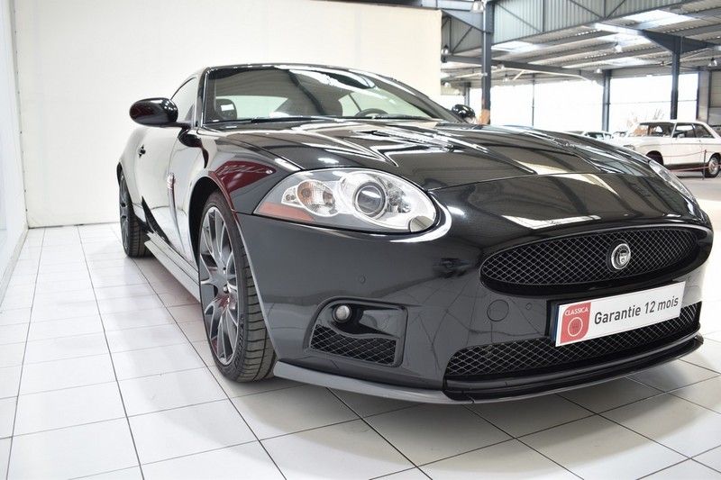 Jaguar XKR-S 11