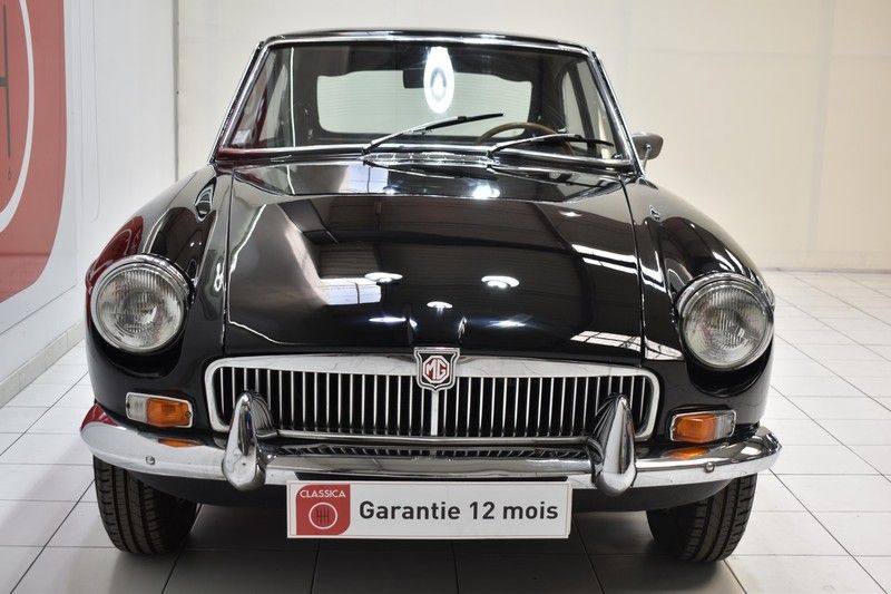MG B GT Overdrive 5
