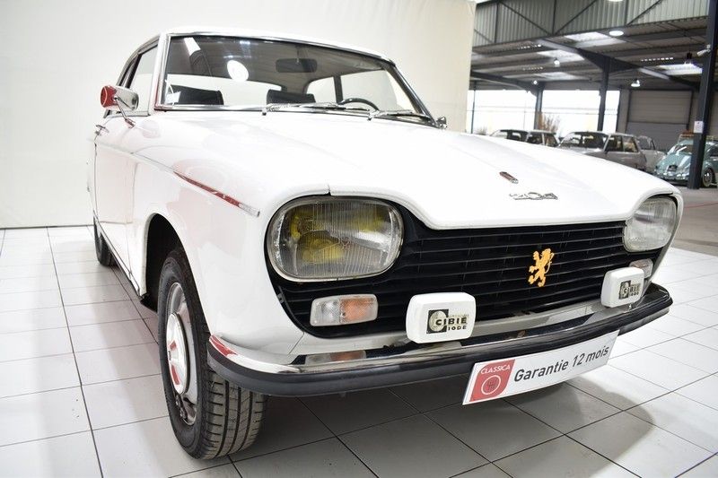Peugeot 204 Coupé 11
