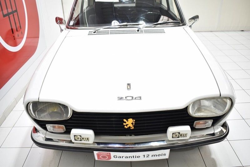 Peugeot 204 Coupé 12