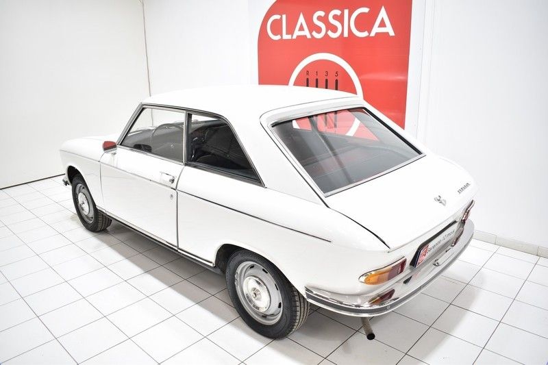 Peugeot 204 Coupé 16