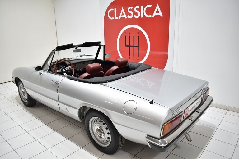 Alfa Romeo Spider 1300 Junior 17