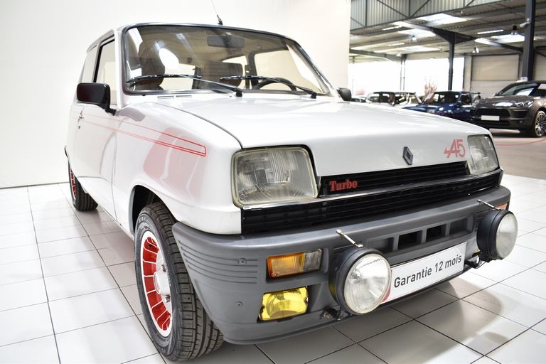 Renault 5 Alpine Turbo 11