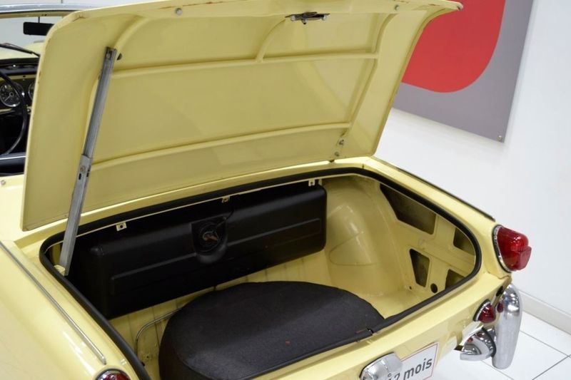 Triumph Spitfire MK2 17