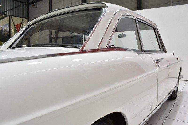 Peugeot 404 Coupé 21