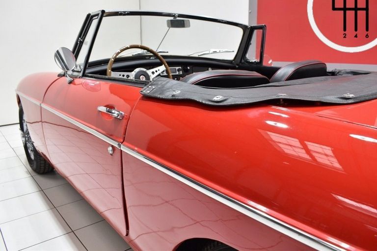 MG B 15