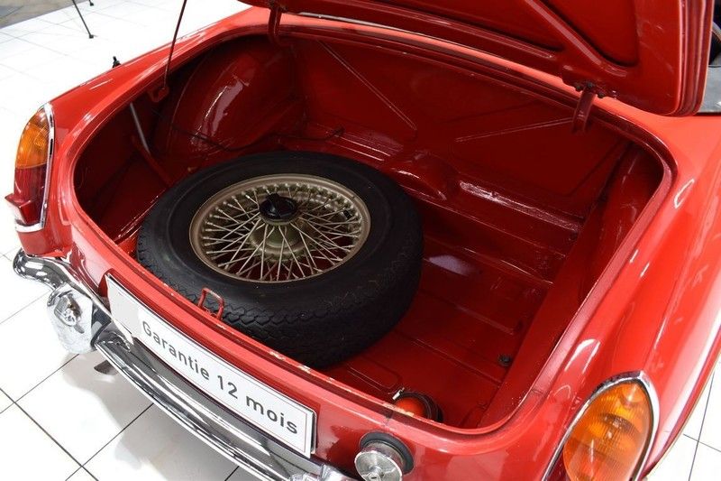 MG B 18