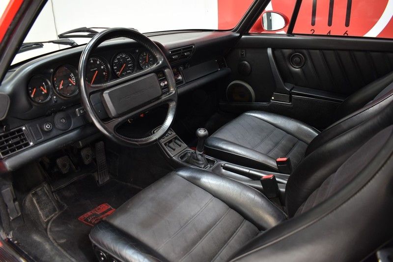Porsche 964 Carrera 4 8