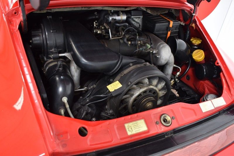 Porsche 964 Carrera 4 19
